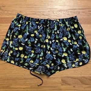 Heartloom Large floral shorts